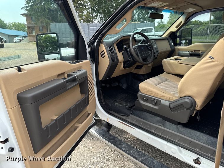image for item FB5829 2016 Ford F350 Super Duty Ext. Cab pickup truck