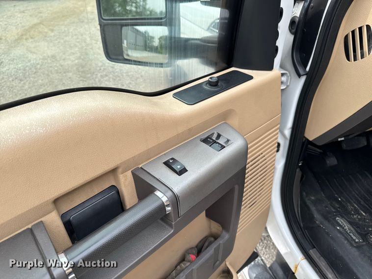 image for item FB5829 2016 Ford F350 Super Duty Ext. Cab pickup truck