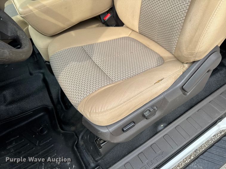 image for item FB5829 2016 Ford F350 Super Duty Ext. Cab pickup truck