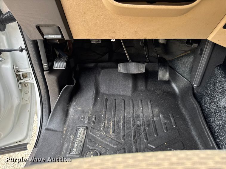 image for item FB5829 2016 Ford F350 Super Duty Ext. Cab pickup truck