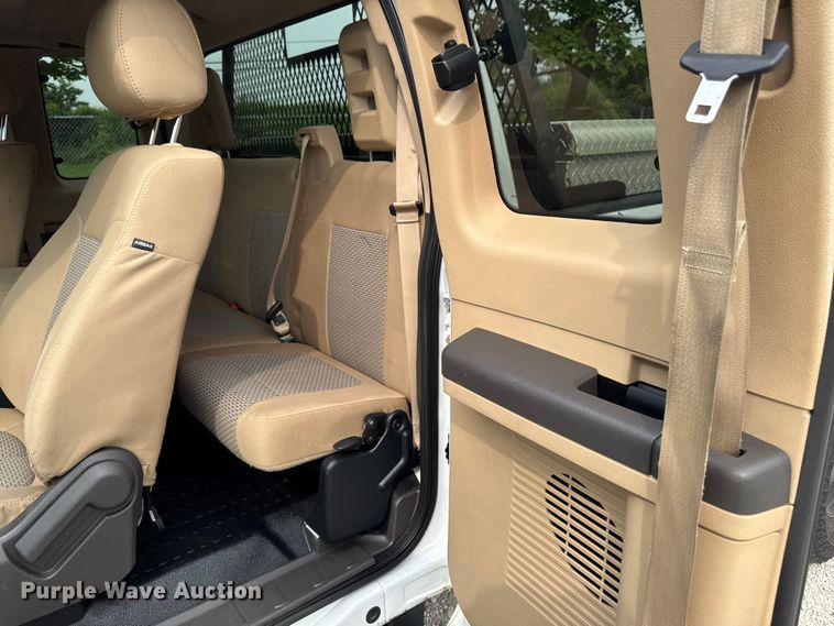 image for item FB5829 2016 Ford F350 Super Duty Ext. Cab pickup truck
