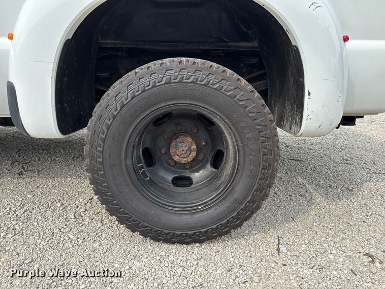 image for item FB5829 2016 Ford F350 Super Duty Ext. Cab pickup truck