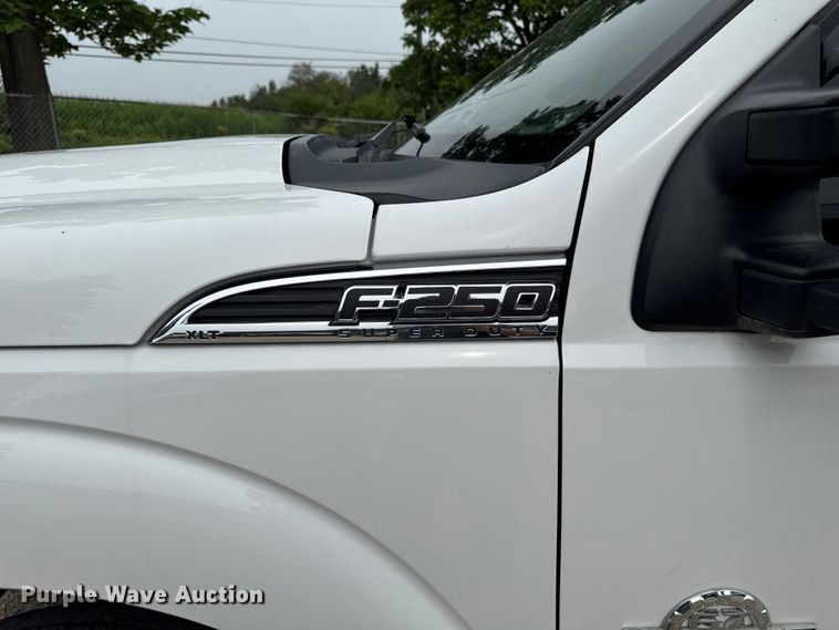 image for item FB5830 2015 Ford F250 Super Duty Crew Cab pickup truck