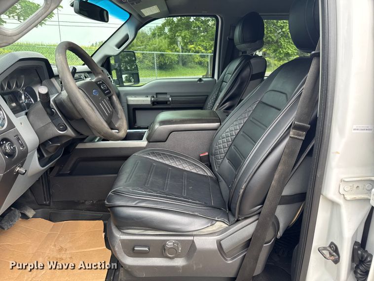 image for item FB5830 2015 Ford F250 Super Duty Crew Cab pickup truck