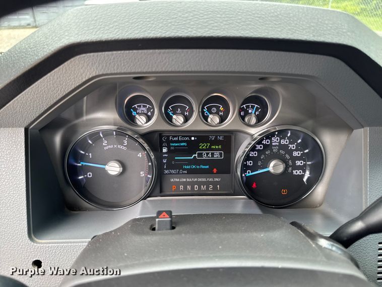 image for item FB5830 2015 Ford F250 Super Duty Crew Cab pickup truck