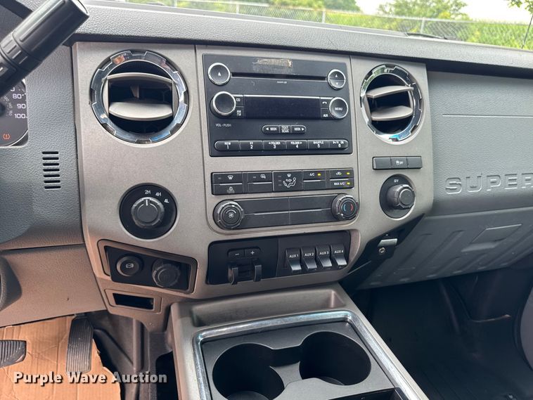 image for item FB5830 2015 Ford F250 Super Duty Crew Cab pickup truck