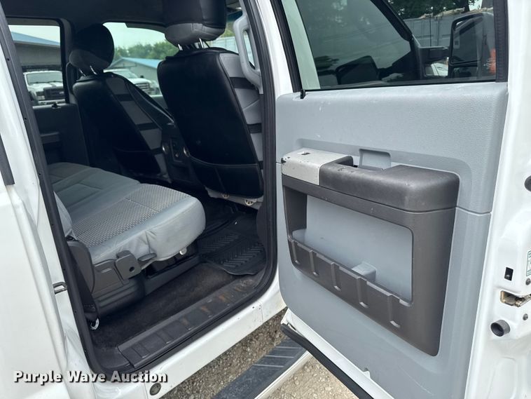 image for item FB5830 2015 Ford F250 Super Duty Crew Cab pickup truck
