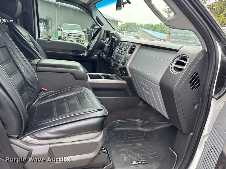 image for item FB5830 2015 Ford F250 Super Duty Crew Cab pickup truck