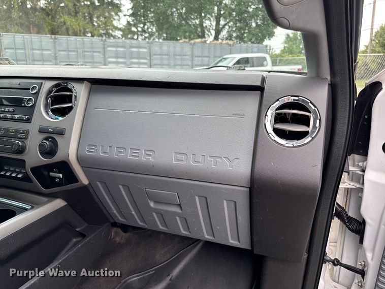 image for item FB5830 2015 Ford F250 Super Duty Crew Cab pickup truck