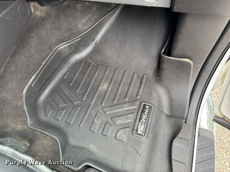 image for item FB5830 2015 Ford F250 Super Duty Crew Cab pickup truck