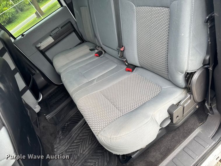 image for item FB5830 2015 Ford F250 Super Duty Crew Cab pickup truck