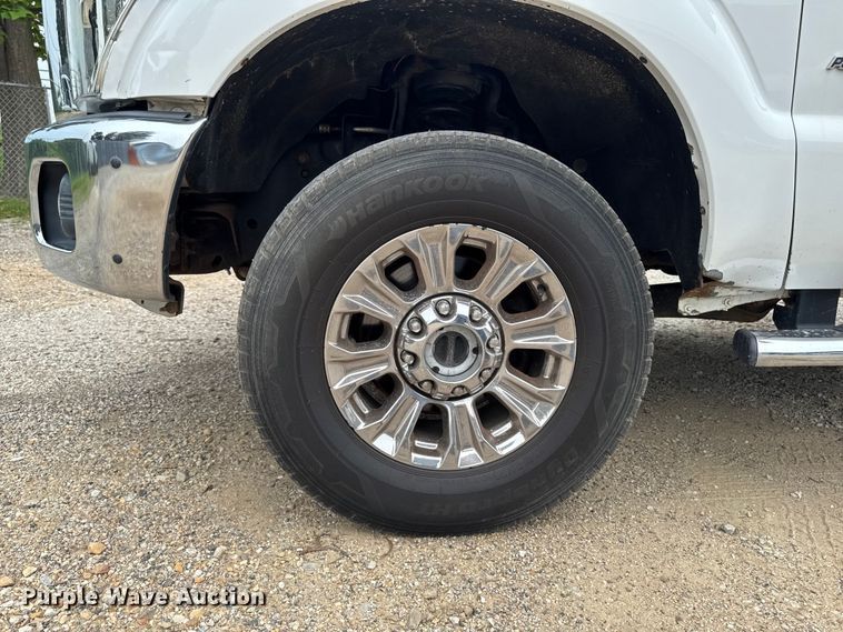 image for item FB5830 2015 Ford F250 Super Duty Crew Cab pickup truck