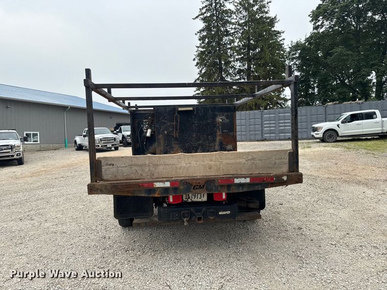 image for item FB5831 2012 Ford F450 Super Duty flatbed truck