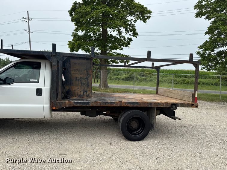 image for item FB5831 2012 Ford F450 Super Duty flatbed truck