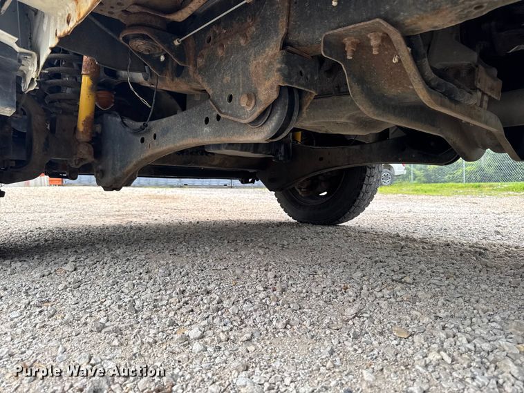 image for item FB5831 2012 Ford F450 Super Duty flatbed truck