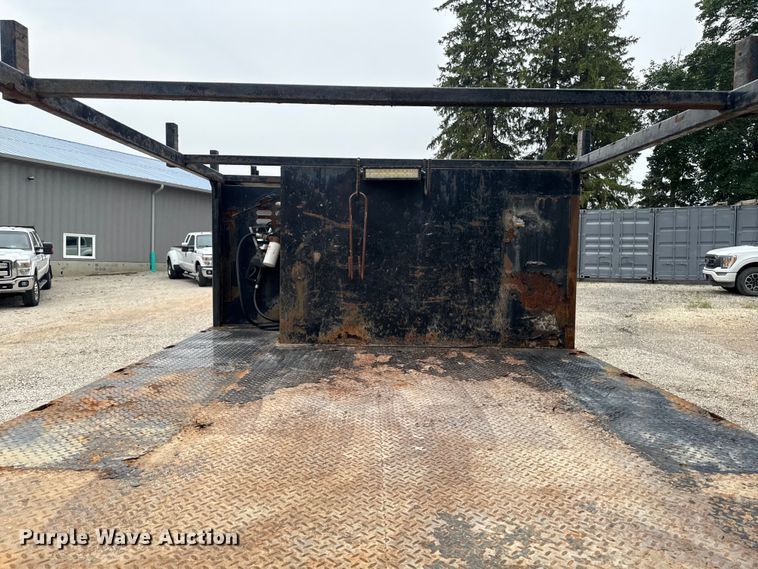 image for item FB5831 2012 Ford F450 Super Duty flatbed truck