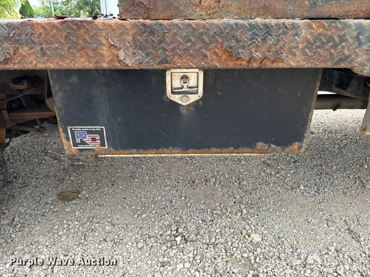 image for item FB5831 2012 Ford F450 Super Duty flatbed truck
