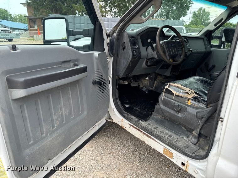image for item FB5831 2012 Ford F450 Super Duty flatbed truck