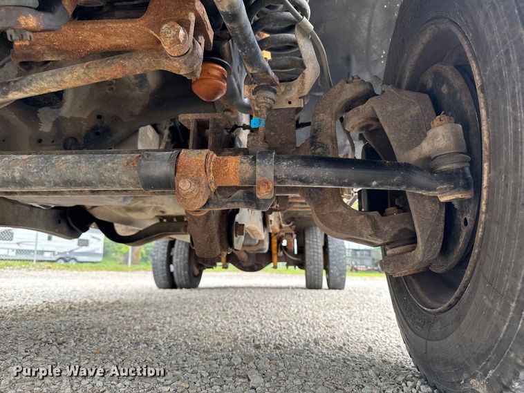 image for item FB5831 2012 Ford F450 Super Duty flatbed truck