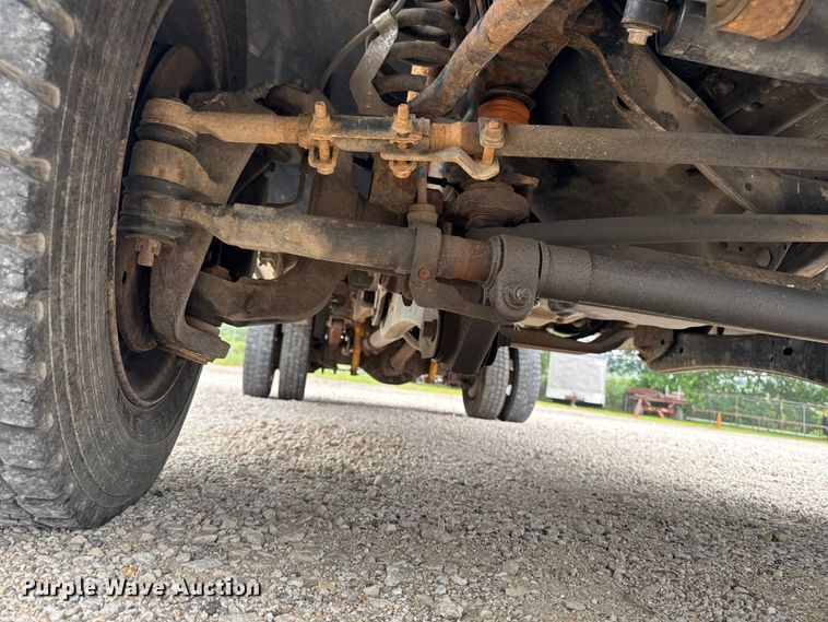 image for item FB5831 2012 Ford F450 Super Duty flatbed truck