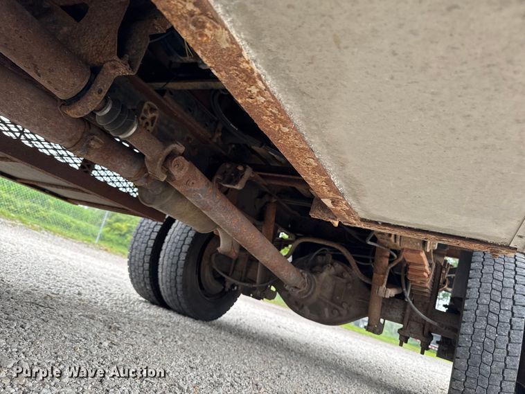 image for item FB5833 2008 Ford F450 Super Duty dump truck