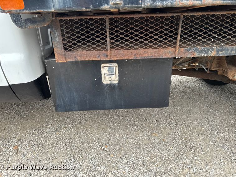 image for item FB5833 2008 Ford F450 Super Duty dump truck