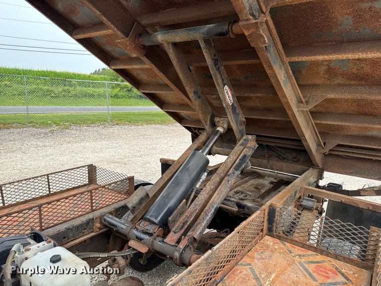 image for item FB5833 2008 Ford F450 Super Duty dump truck