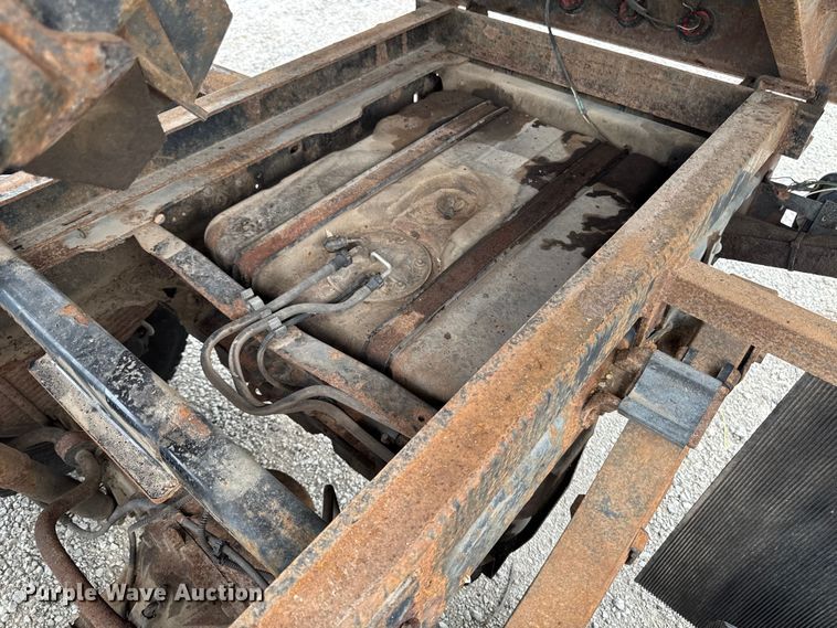 image for item FB5833 2008 Ford F450 Super Duty dump truck