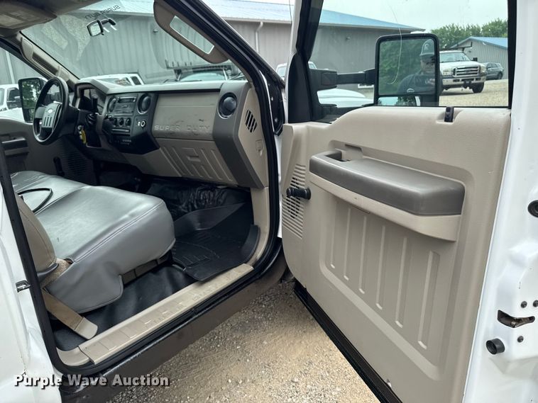 image for item FB5833 2008 Ford F450 Super Duty dump truck