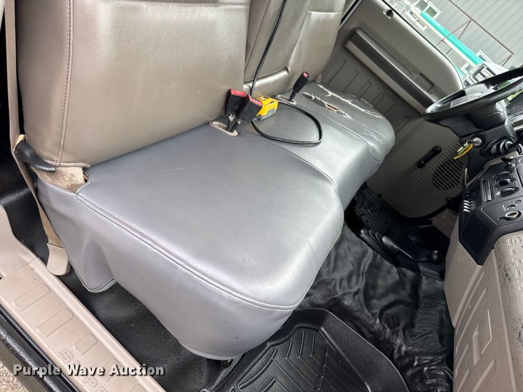 image for item FB5833 2008 Ford F450 Super Duty dump truck