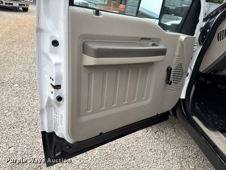 image for item FB5833 2008 Ford F450 Super Duty dump truck