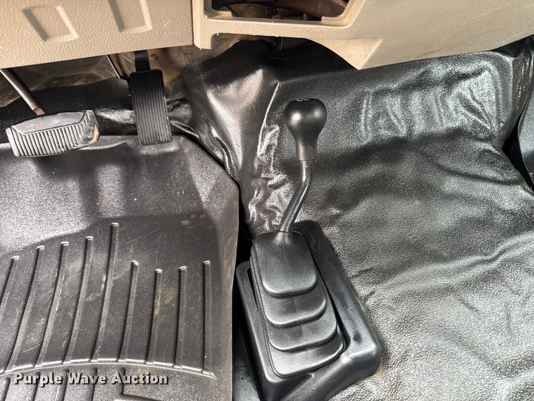 image for item FB5833 2008 Ford F450 Super Duty dump truck