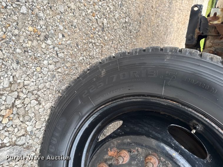 image for item FB5833 2008 Ford F450 Super Duty dump truck