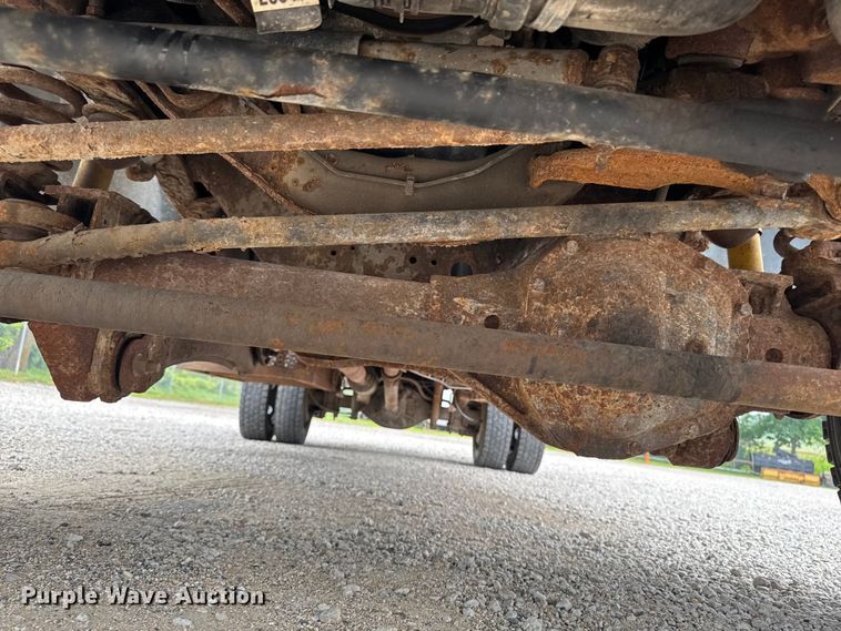 image for item FB5833 2008 Ford F450 Super Duty dump truck