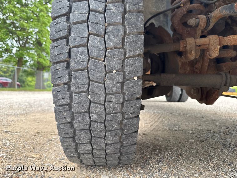 image for item FB5833 2008 Ford F450 Super Duty dump truck