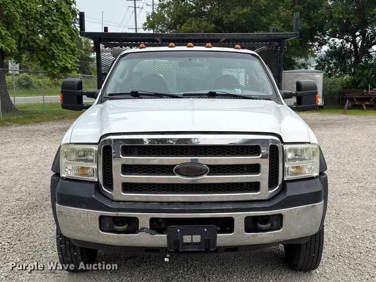 image for item FB5835 2006 Ford F550 flatbed truck