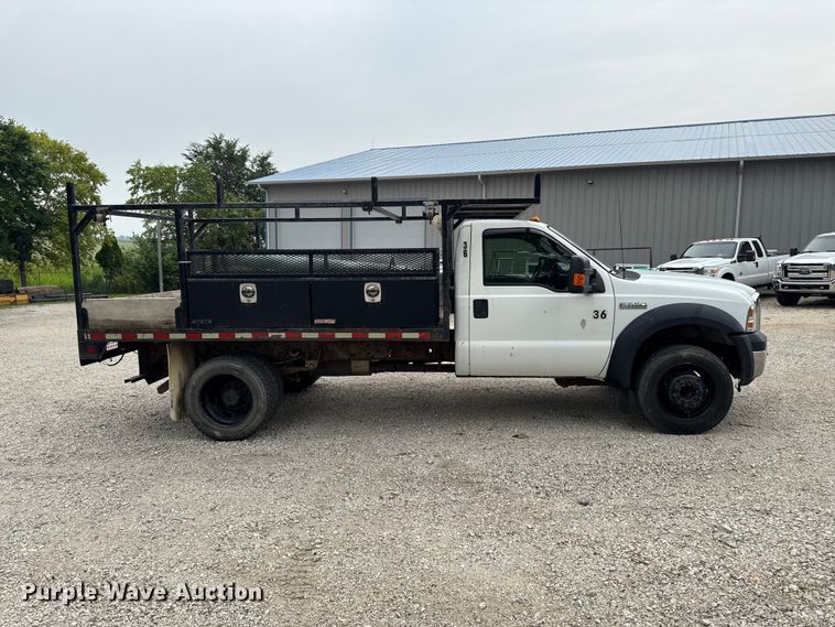 image for item FB5835 2006 Ford F550 flatbed truck