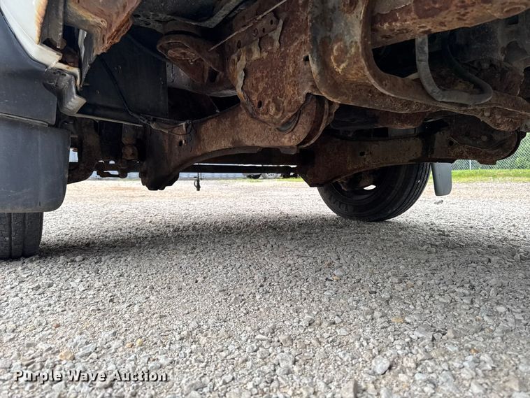 image for item FB5835 2006 Ford F550 flatbed truck