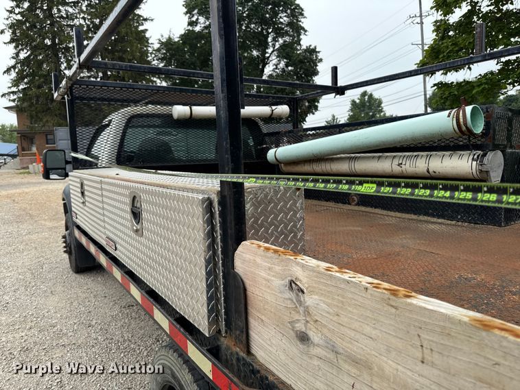 image for item FB5835 2006 Ford F550 flatbed truck