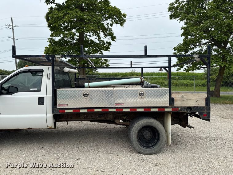image for item FB5835 2006 Ford F550 flatbed truck