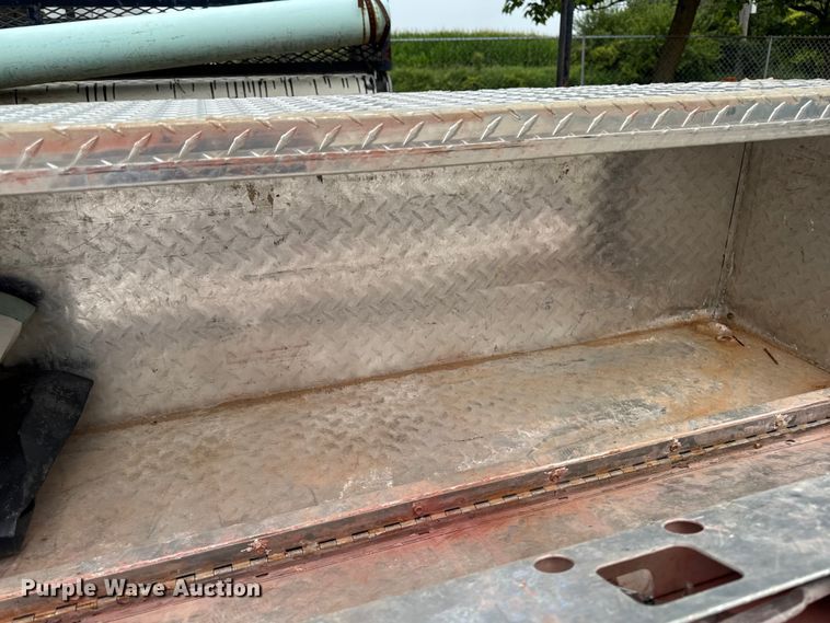 image for item FB5835 2006 Ford F550 flatbed truck