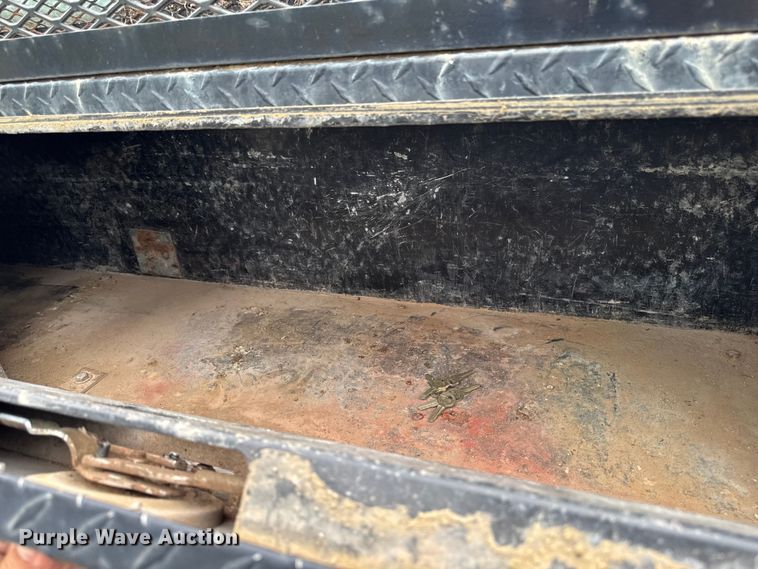 image for item FB5835 2006 Ford F550 flatbed truck