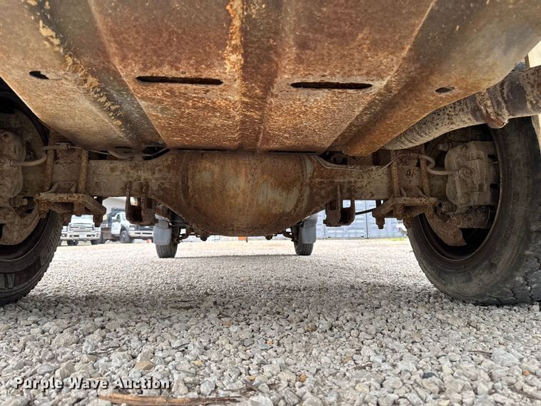 image for item FB5835 2006 Ford F550 flatbed truck