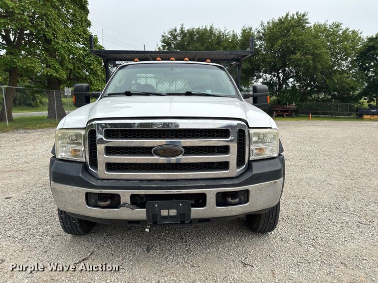 image for item FB5835 2006 Ford F550 flatbed truck