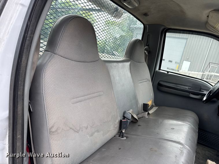 image for item FB5835 2006 Ford F550 flatbed truck