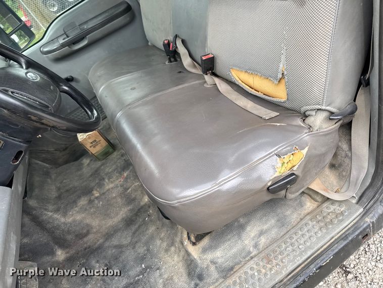 image for item FB5835 2006 Ford F550 flatbed truck