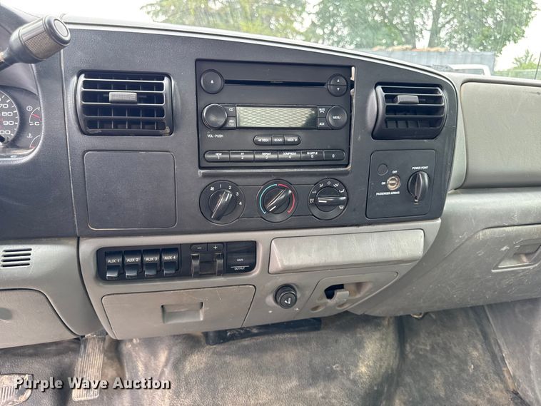 image for item FB5835 2006 Ford F550 flatbed truck