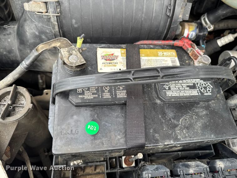 image for item FB5835 2006 Ford F550 flatbed truck