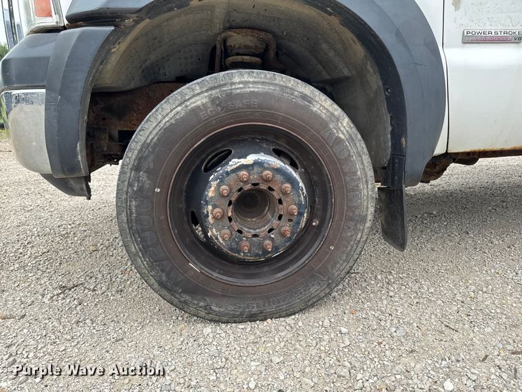 image for item FB5835 2006 Ford F550 flatbed truck