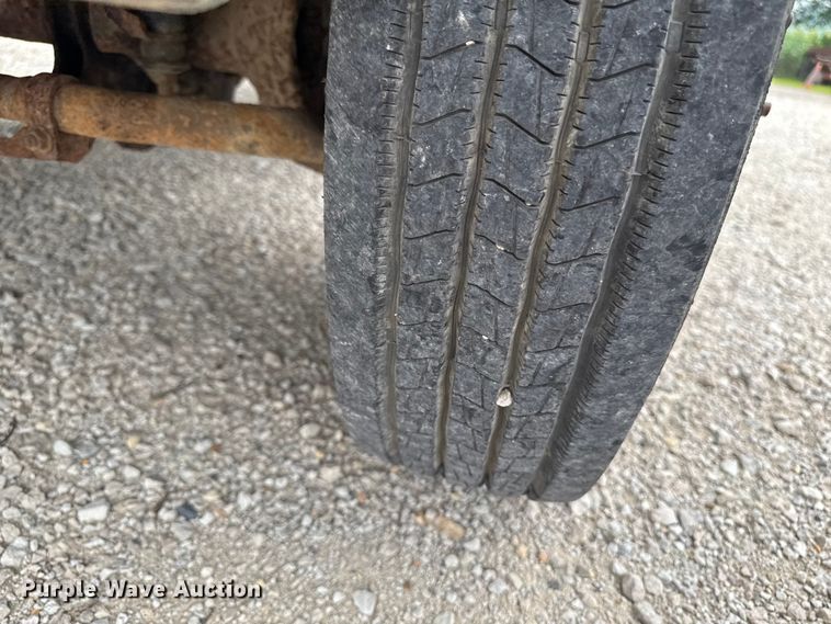 image for item FB5835 2006 Ford F550 flatbed truck